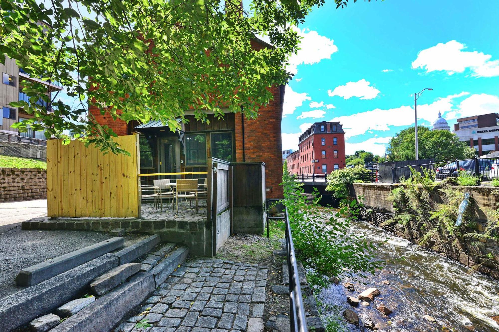 Jennifer'S Riverfront Foundry Apartment Downtown Providence Exterior photo